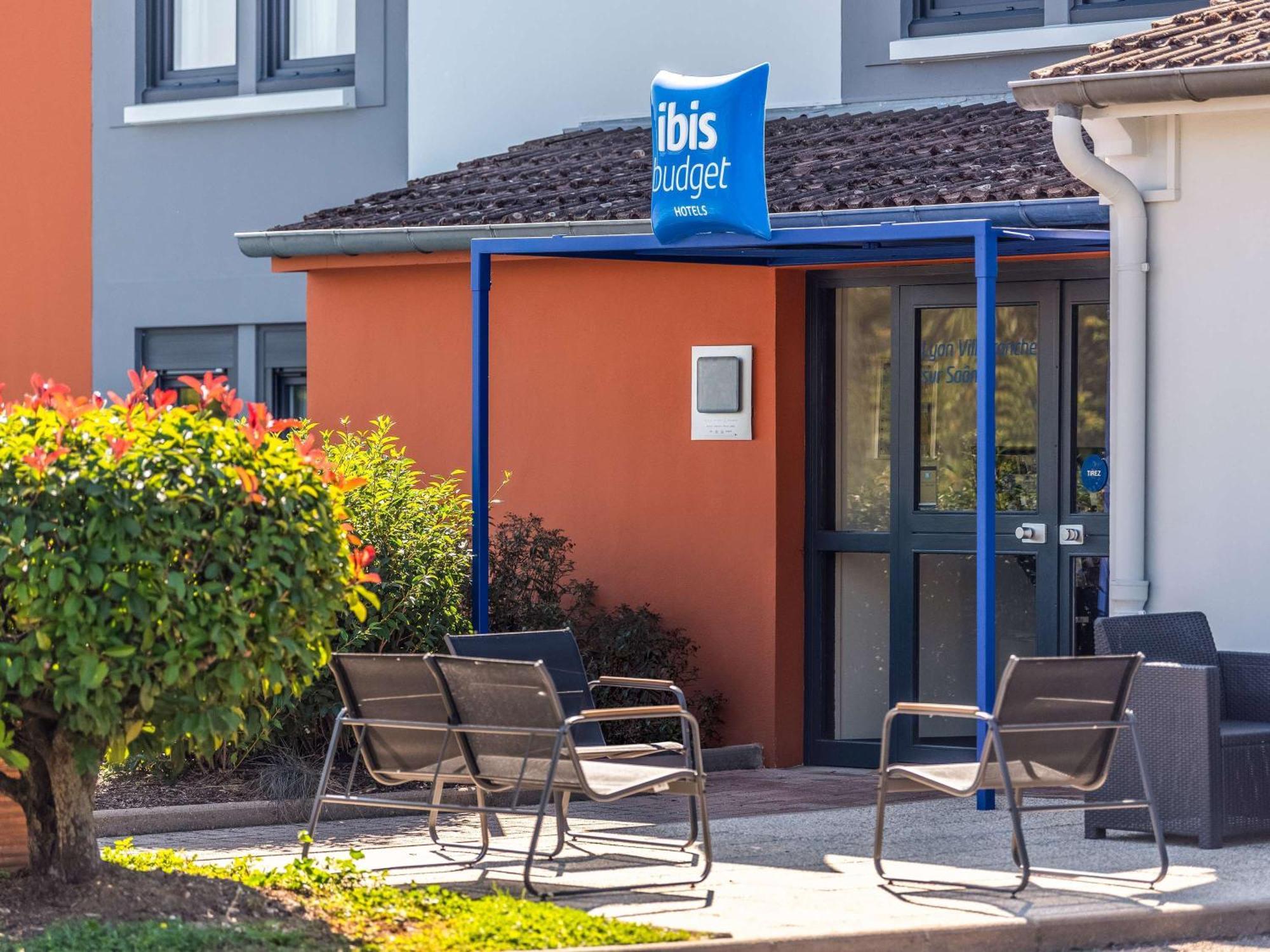 Ibis Budget Villefranche Limas Exterior foto