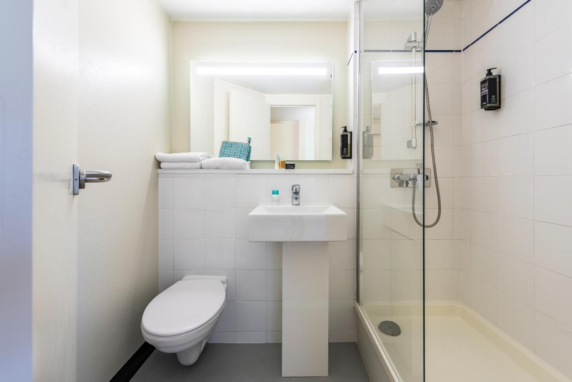 Ibis Budget Villefranche Limas Exterior foto