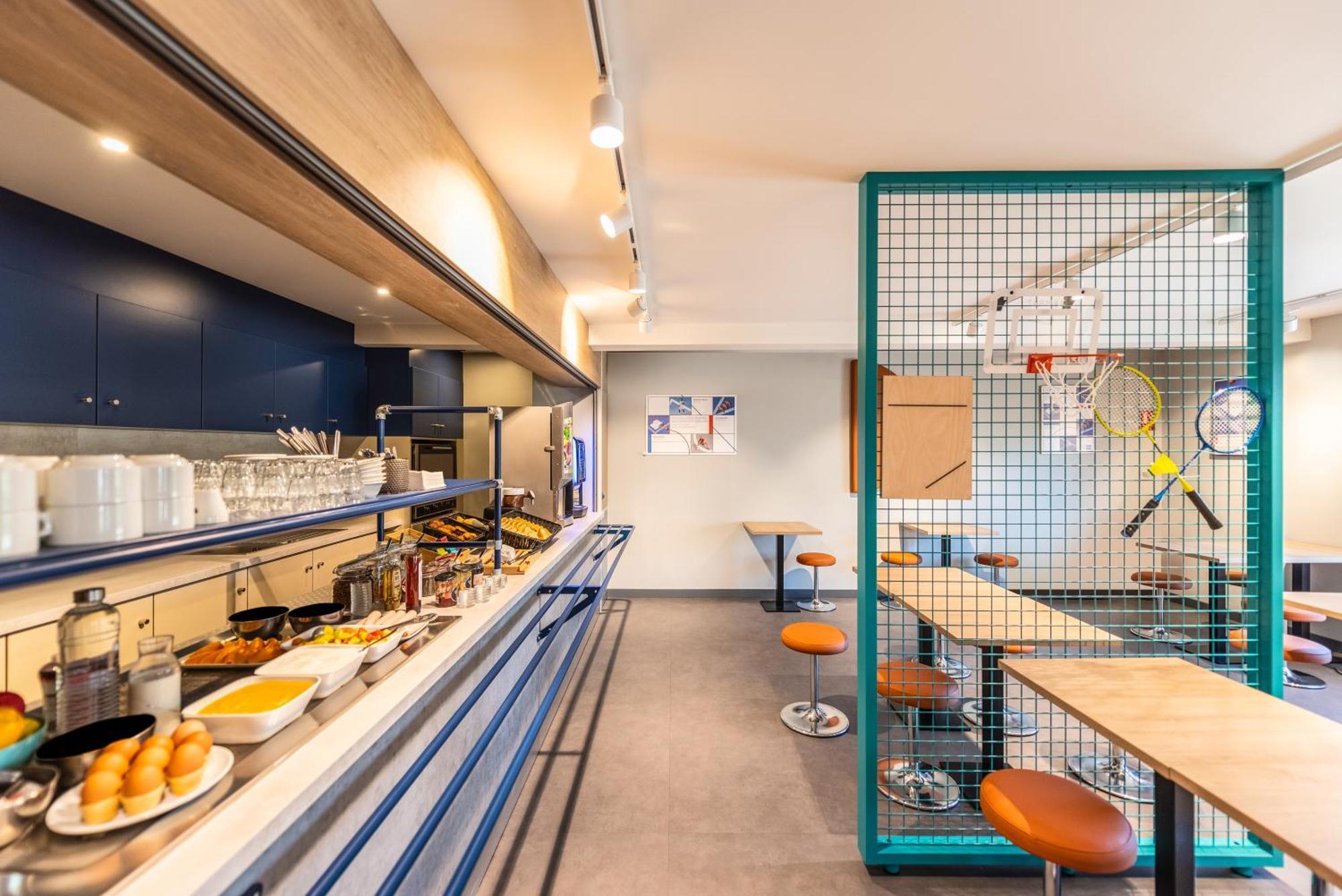 Ibis Budget Villefranche Limas Exterior foto