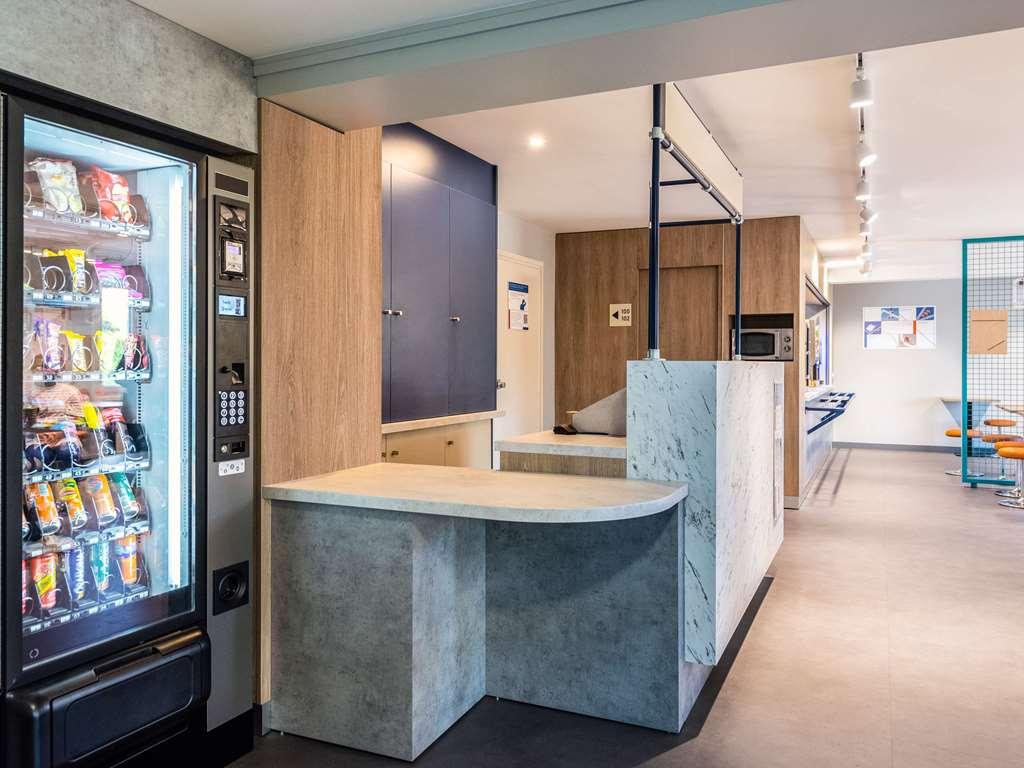 Ibis Budget Villefranche Limas Exterior foto