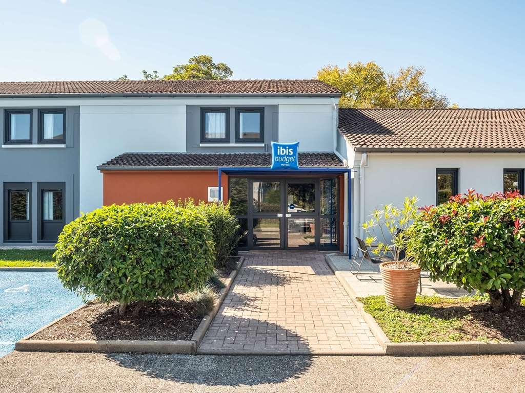 Ibis Budget Villefranche Limas Exterior foto